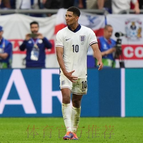 贝林厄姆:齐达内是最佳中场之一 我追随他的脚步 贝林厄姆:齐达内是最佳中场之一 我追随他的脚步